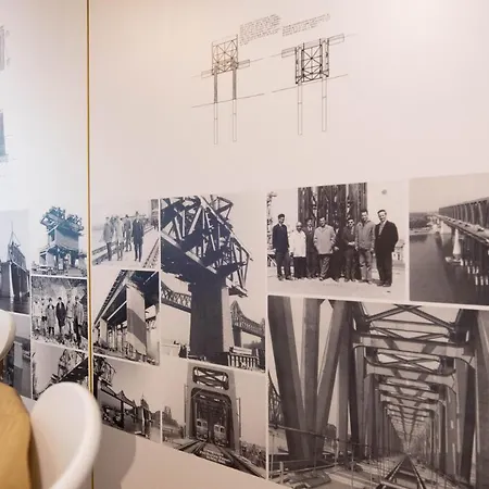 The Bridge Daire Bükreş