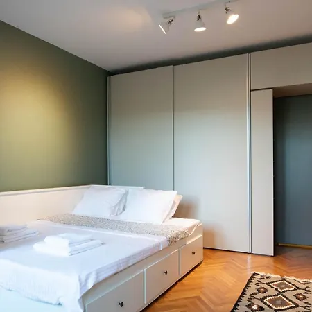 The Bridge * 布加勒斯特